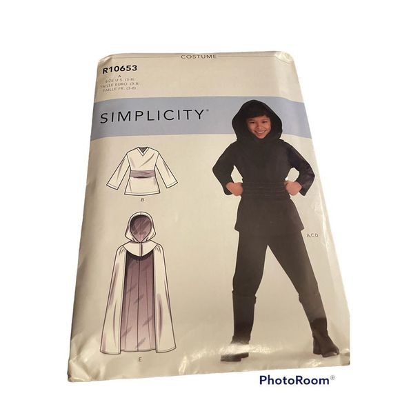 NWT Simplicity costume sewing pattern - Picture 1 of 2